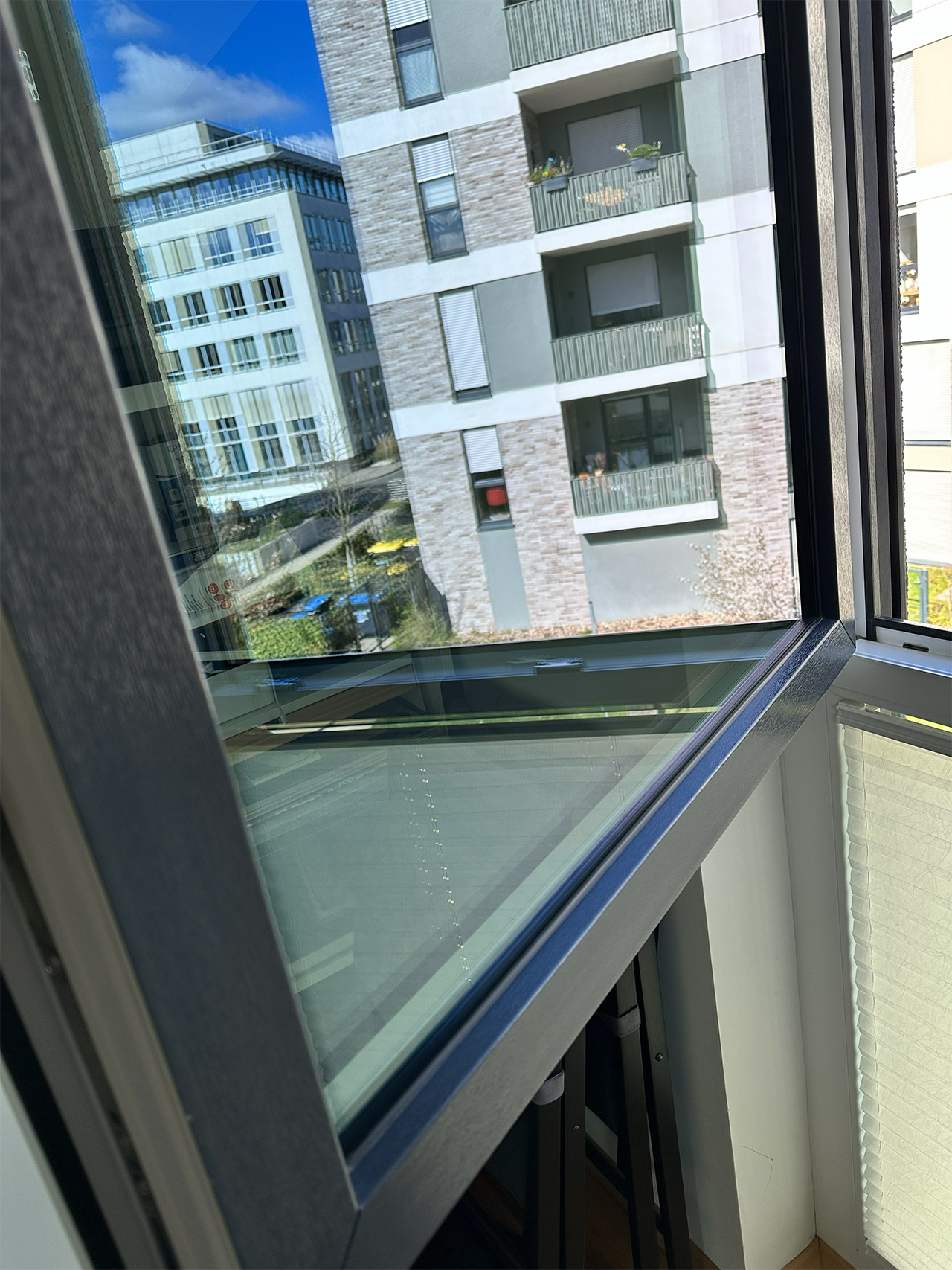 Sie sehen eine streifenfreie Fensterscheibe.